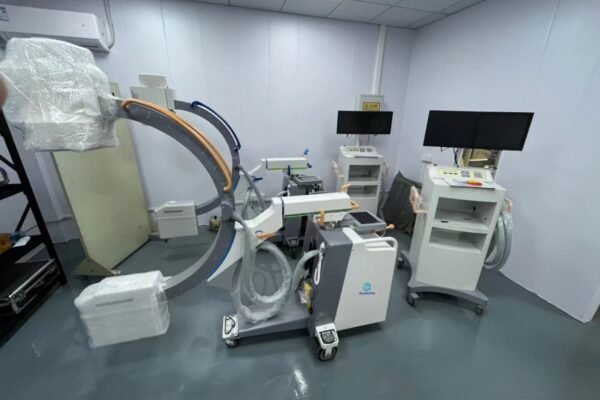 SR05B Digital Mobile C-arm X-ray Machine Portable X-ray Medical Machine