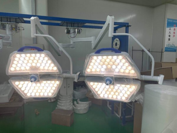 Main-01 YDE700-700 Ceiling Dual Double-Petal LED Surgical Lamp Electronic Focus Adjustable Color Temp Operating Light