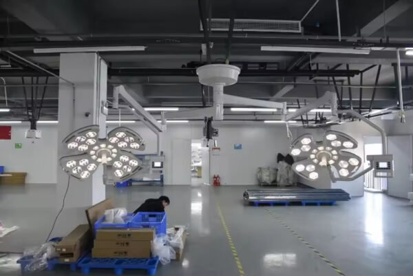 Main-02 ZW-F71/58S Operating Lamp LED Shadowless Surgical Light Ceiling Petal Shaped Operation Light Lamparas Quirurgicas