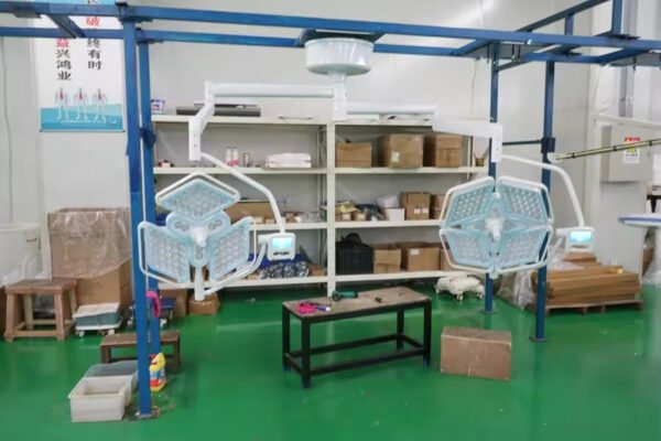 Main-03 YDE700-500 Diamond Shaped Lamp Ceiling Dual LED Surgical Lamp Adjustable Color Temp Hospital Operating Light