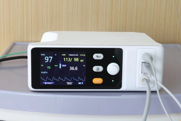 Main-04 PV-L4A Portable Vital Sign Monitor Multiparameter Handheld Vital Sign Monitor for Clinic